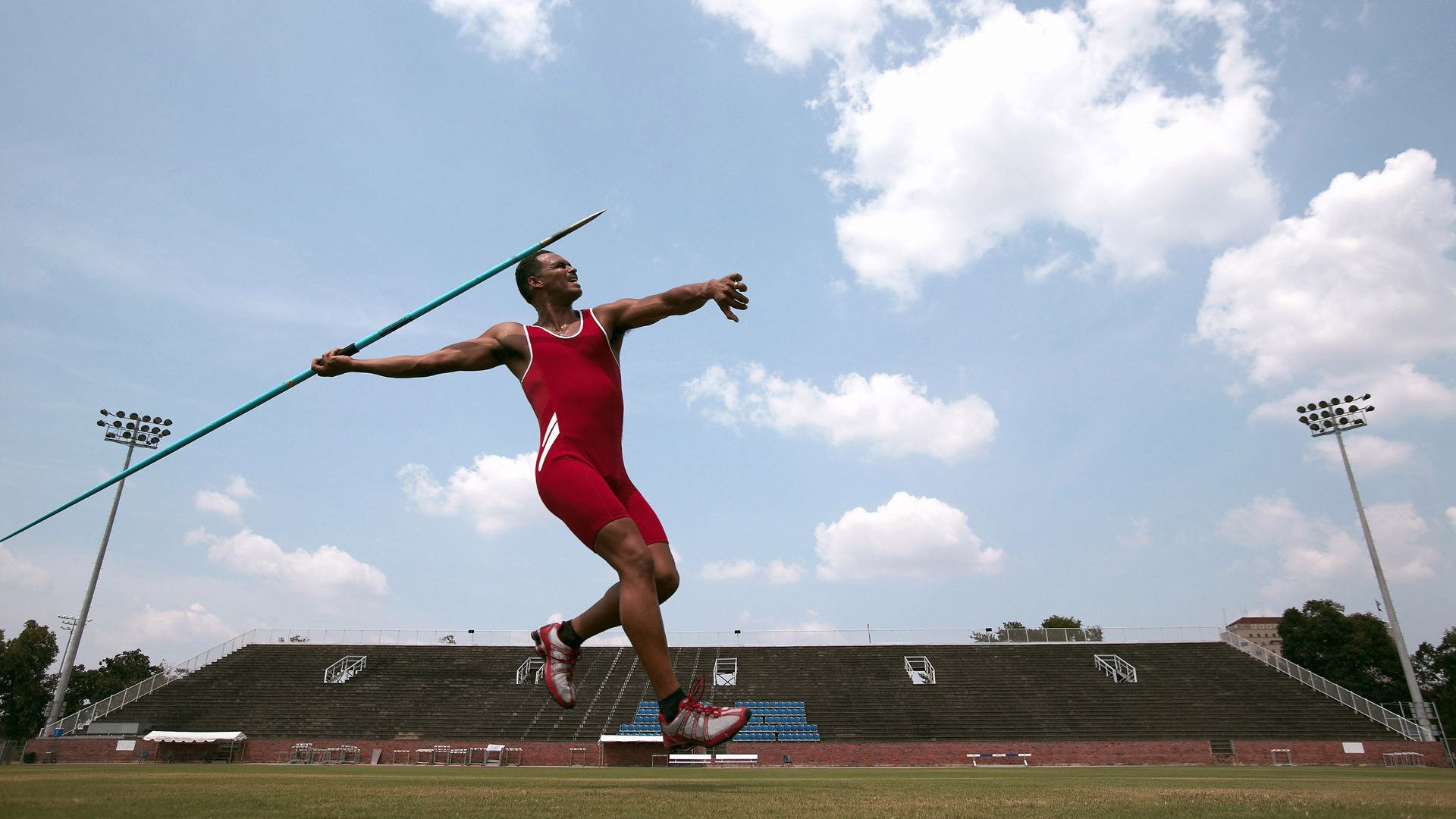 Doinb迎来十五赛季出色发挥，澳大利亚队观众热烈欢呼！赛场气氛高涨