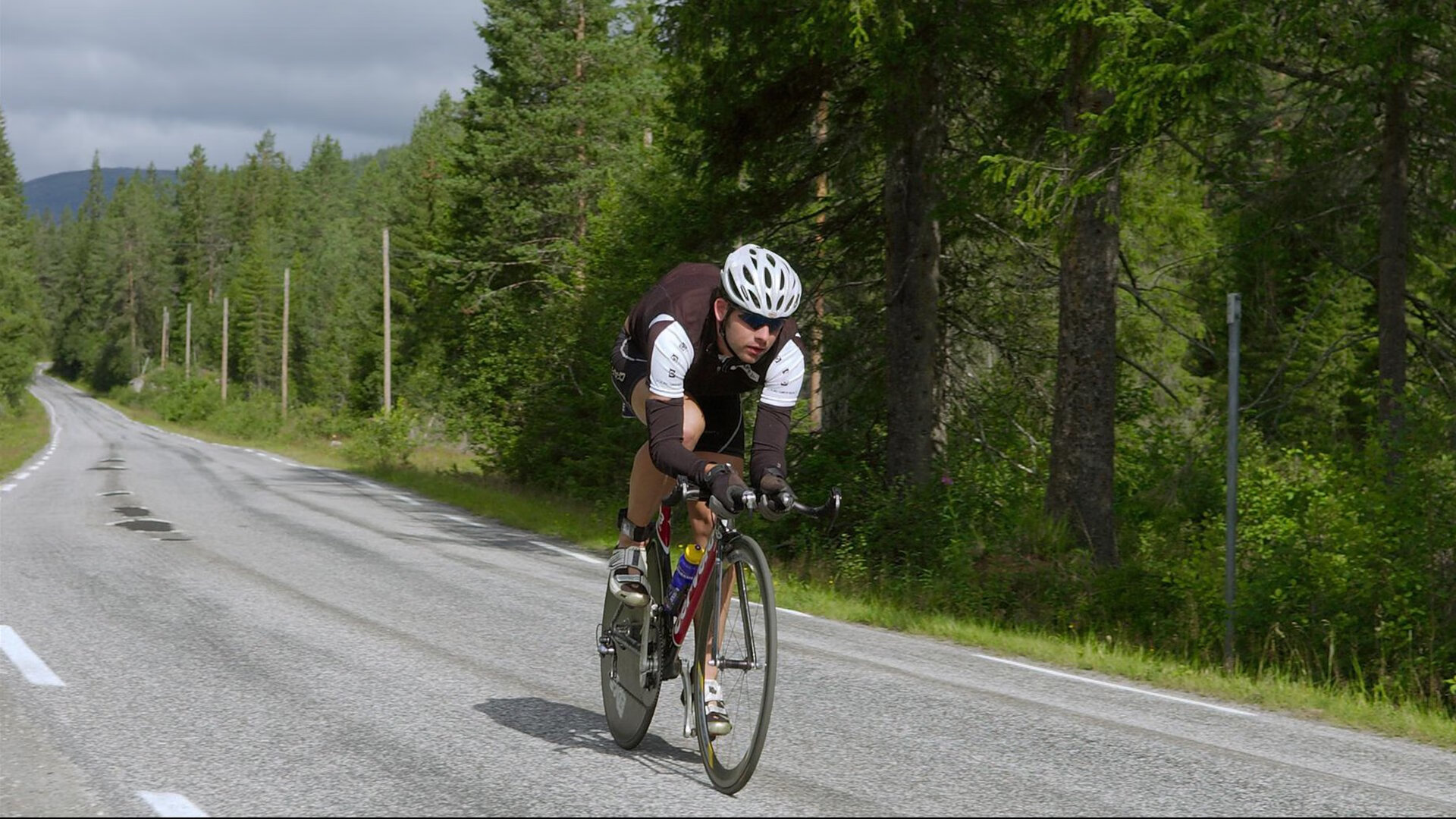 哈登连续七场比赛得分超过逆转，独行侠挑战极限！
